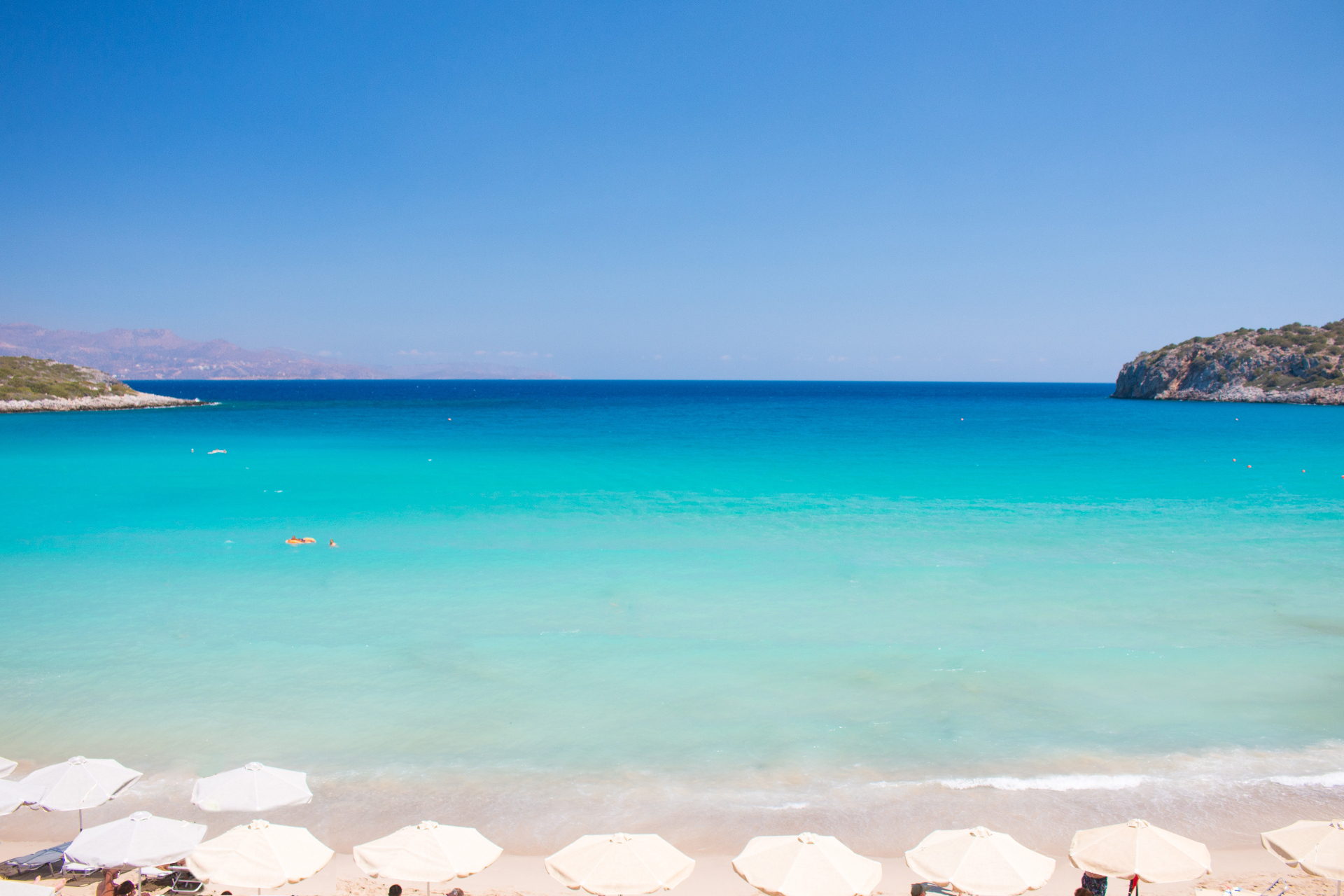 Voulisma Beach — τιρκουάζ νερά